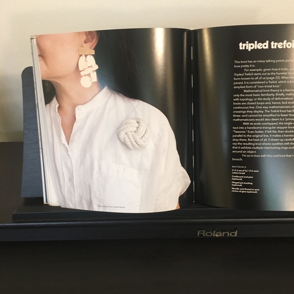 Macrame book “The Year of the Knots” by Windy Chen - Picture 4 of 5